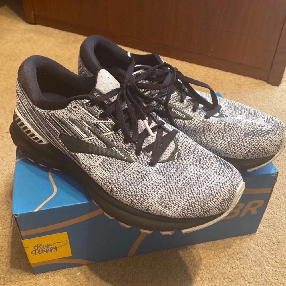 Brooks Adrenaline GTS19 Running Shoes